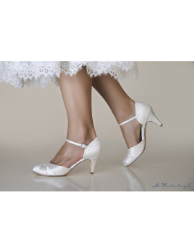 Lilly Ivory Satin / G.Westerleigh 39